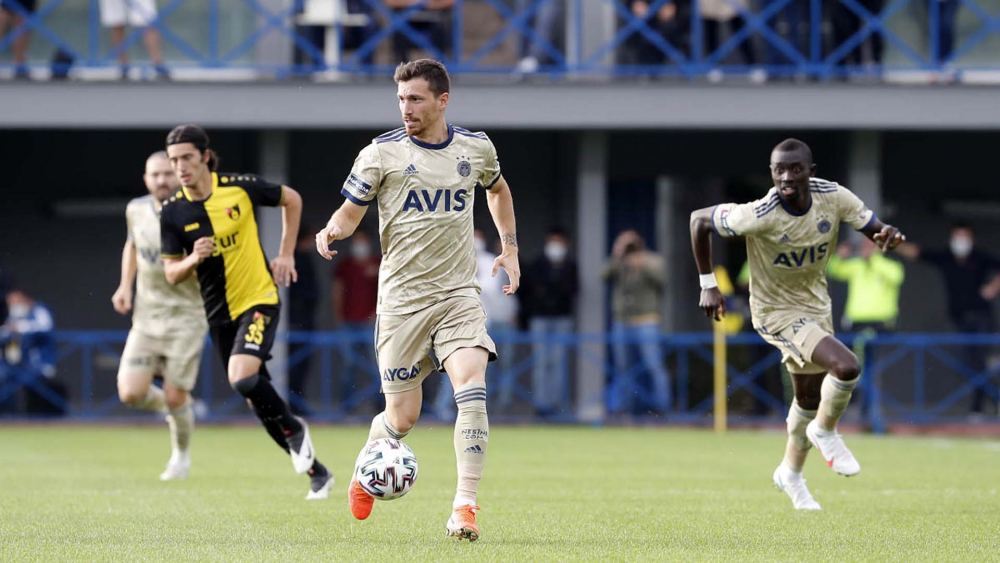 Fenerbahçeli Mert Hakan Yandaş'tan Milli Takım sitemi: "Onlar geçmişte giydikleri formaları hala çıkaramıyor" 4