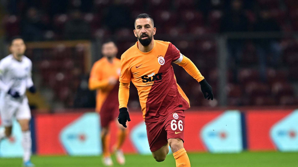 Galatasaray taraftarına veda bile edememişti! Arda Turan futbolu bırakıyor mu? İlk kez açıkladı 1