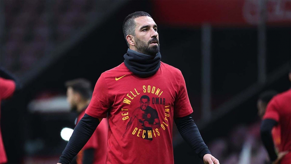 Galatasaray taraftarına veda bile edememişti! Arda Turan futbolu bırakıyor mu? İlk kez açıkladı 10