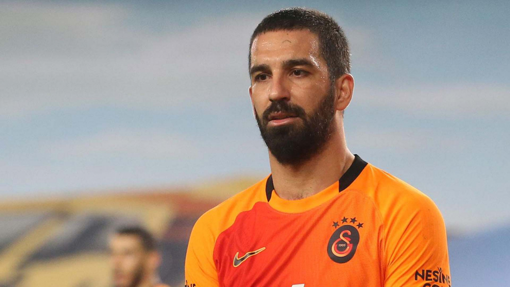 Galatasaray taraftarına veda bile edememişti! Arda Turan futbolu bırakıyor mu? İlk kez açıkladı 3