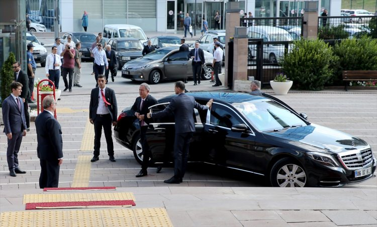 Bakan Akar siyasi parti liderlerini ziyaret etti 13