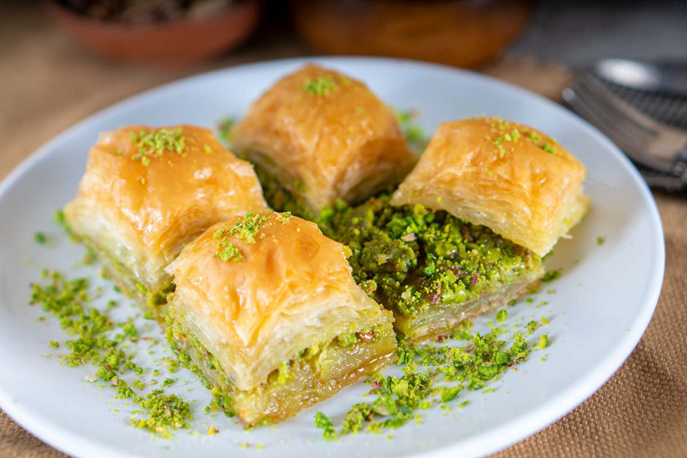 Tatlı severlerin bu haberle ağızları ekşiyecek! Fıstıklı baklavalara veda zamanı! "Bir süre fıstıklı ürünlere ara verelim, üretmeyelim" 1