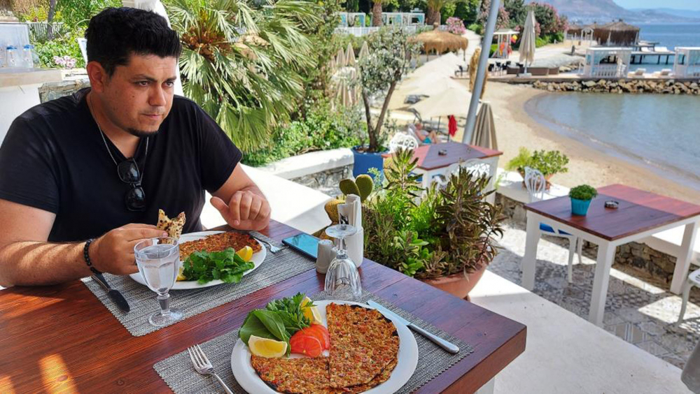 Lahmacunun fiyatı dudak uçuklatıyor! Yemeyen pişman yiyen bin pişman! 11