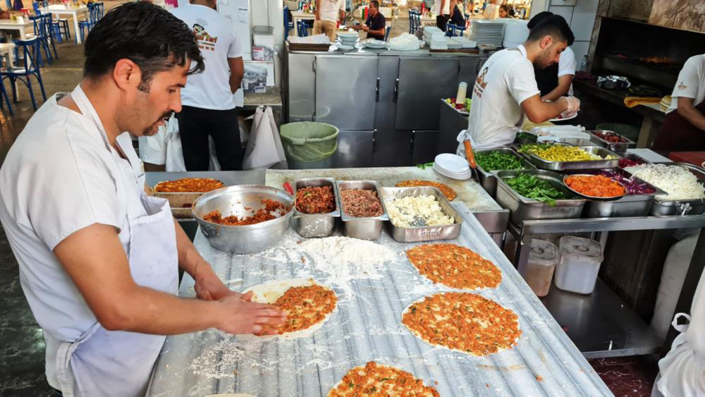 Lahmacunun fiyatı dudak uçuklatıyor! Yemeyen pişman yiyen bin pişman! 6