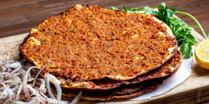 Lahmacunun fiyatı dudak uçuklatıyor! Yemeyen pişman yiyen bin pişman!