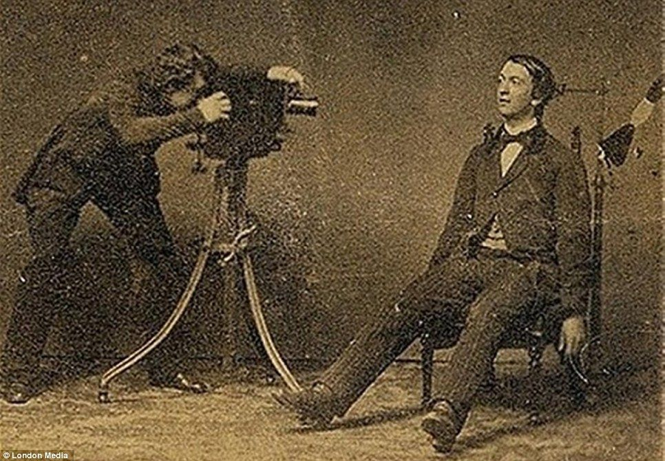 19. yüzyılın ürkütücü modası: Ölülerini süsleyip fotoğraflarını çektiler 8