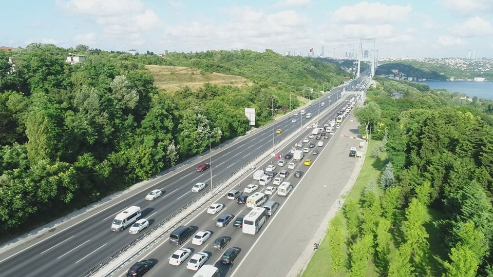 Yola çıkacaklar dikkat! FSM Köprüsü'nde 4 şerit trafiğe kapatıldı 1