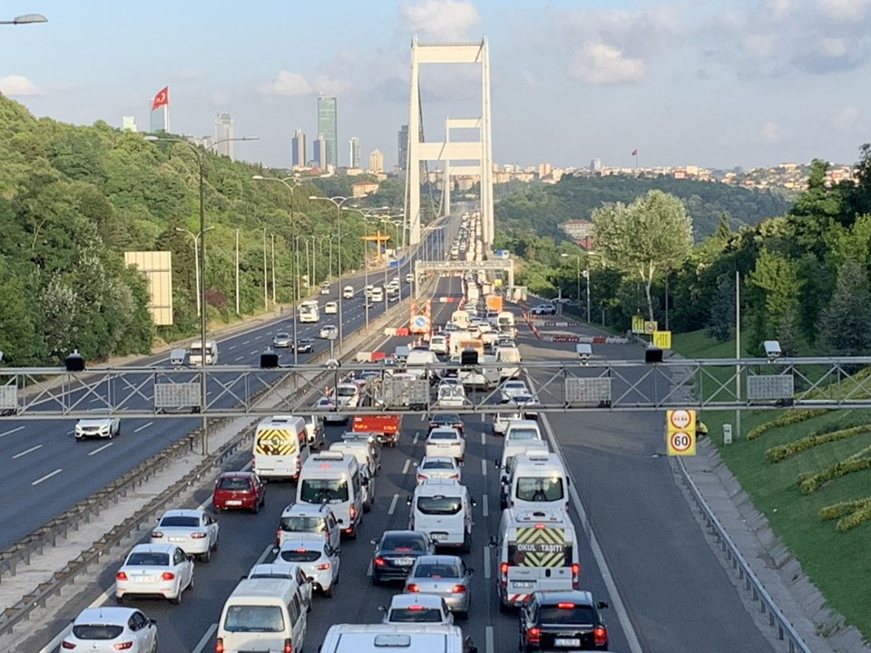 Yola çıkacaklar dikkat! FSM Köprüsü'nde 4 şerit trafiğe kapatıldı 15