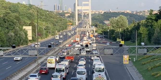 Yola çıkacaklar dikkat! FSM Köprüsü'nde 4 şerit trafiğe kapatıldı