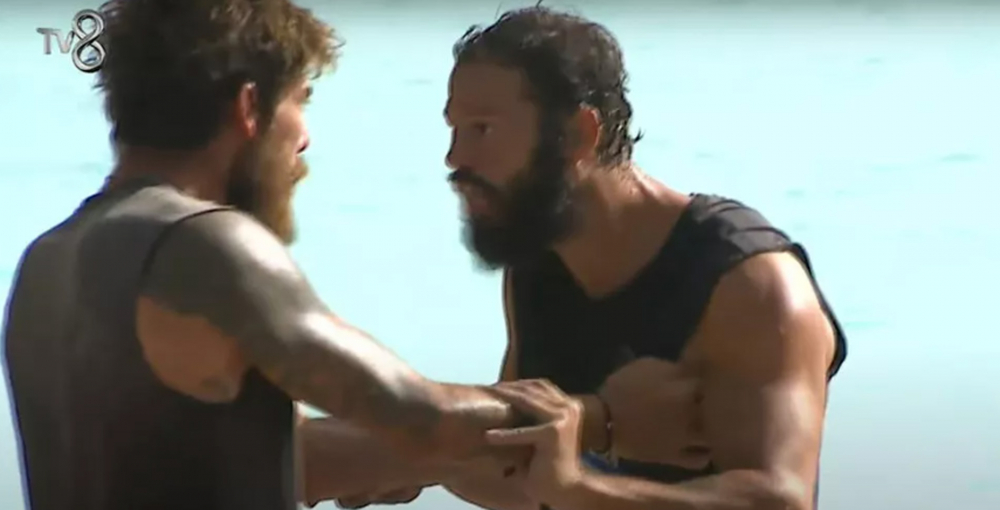 Survivor All Star'da iki boksör birbirine girdi! Adem ve Atakan'ın kavgası ortalığı karıştırdı! Gözler Acun Ilıcalı'ya çevrildi! Diskalifiye olacak mı? 5