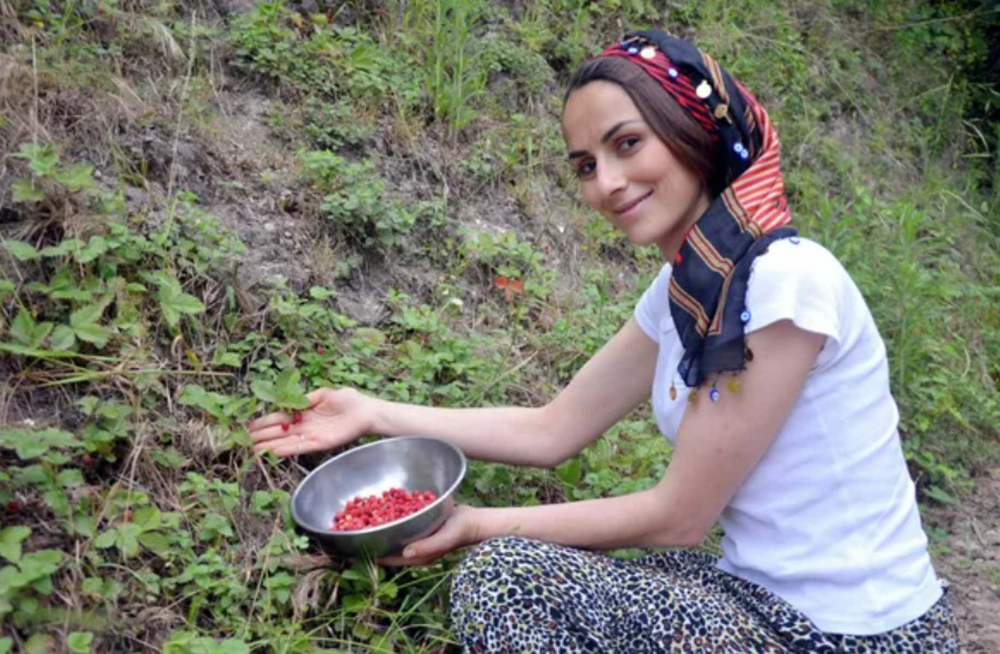 Bu çileğin fiyatı altınla yarışıyor! Nadir bulunan bu meyvenin fiyatı dudak uçuklatıyor! 5