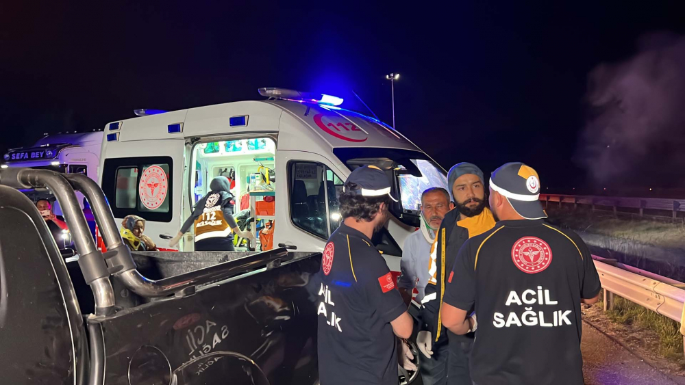 Bolu Dağı mevkinde zincirleme trafik kazası! Ortalık savaş alanına döndü: 12 yaralı 7