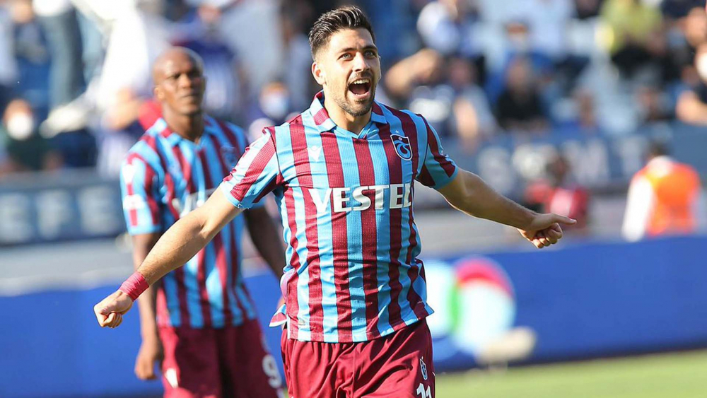 Trabzonspor'un Yunan yıldızı Bakasetas'tan transfer açıklaması! Takımdan ayrılacak mı? 6