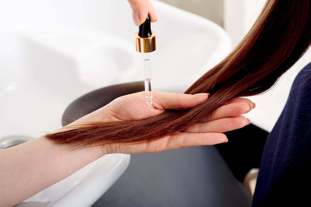 Saçları parlatıyor, canlandırıyor... Artıları ve eksileriyle keratin bakımı 1