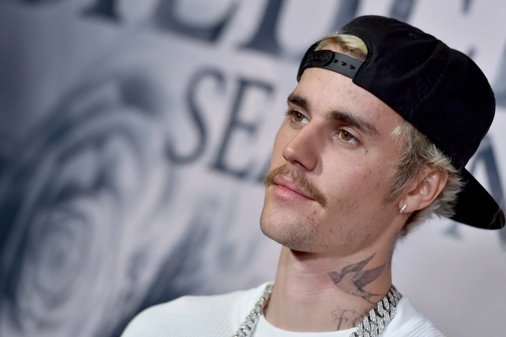 Grammy ödüllü şarkıcı Justin Bieber üzen haberi "oldukça ciddi" diyerek duyurdu! Yüz felci geçirdi, konserlerini iptal etti 9