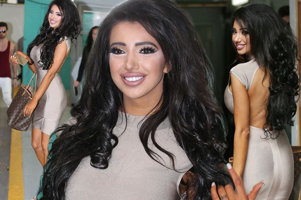 Yetenek yarışmasında ünlenen Chloe Khan çıplak fotoğraflarını paylaştı 1