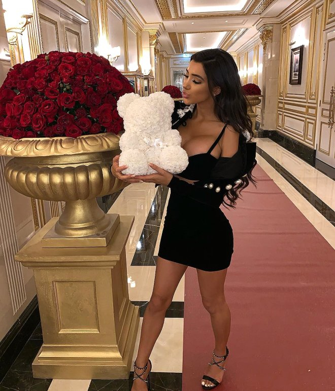 Yetenek yarışmasında ünlenen Chloe Khan çıplak fotoğraflarını paylaştı 11