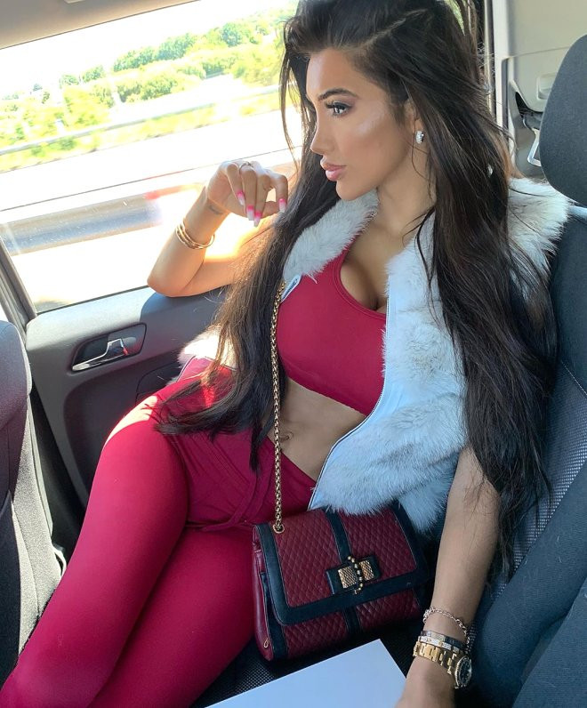 Yetenek yarışmasında ünlenen Chloe Khan çıplak fotoğraflarını paylaştı 8