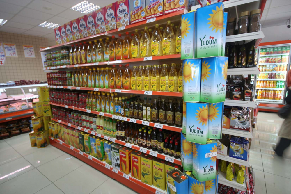 Sıvı yağ fiyatlarında beklenmedik düşüş! 32.50 TL’lik fırsatı duyanlar ayçiçek yağı için birbiriyle yarıştı! 4