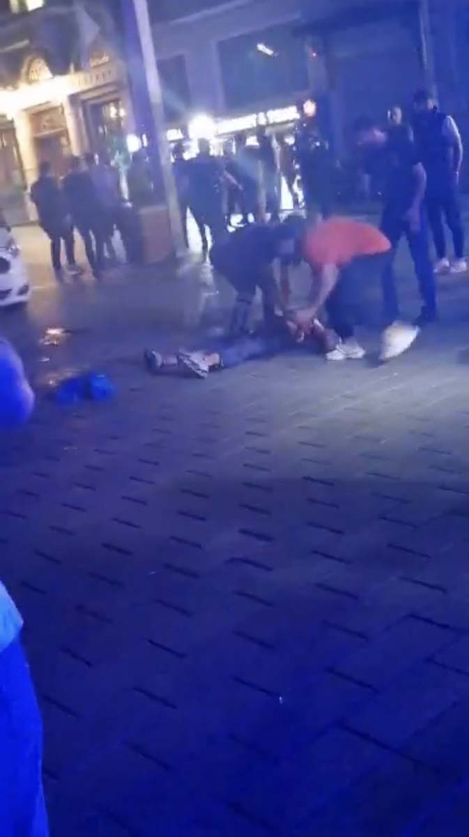 İstanbul Taksim'de dehşet veren olay! Kalbinden bıçaklanan yabancı uyruklu genç öldü 7