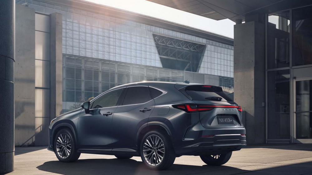 Survivor'ın büyük ödülü Lexus NX'in fiyatını duyanların dudağı uçukladı! 5