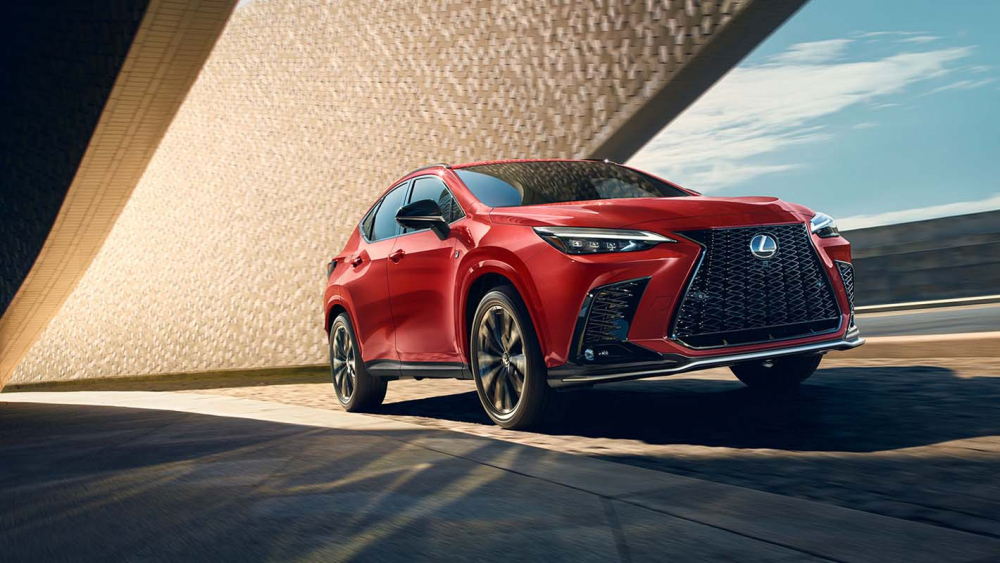 Survivor'ın büyük ödülü Lexus NX'in fiyatını duyanların dudağı uçukladı! 9