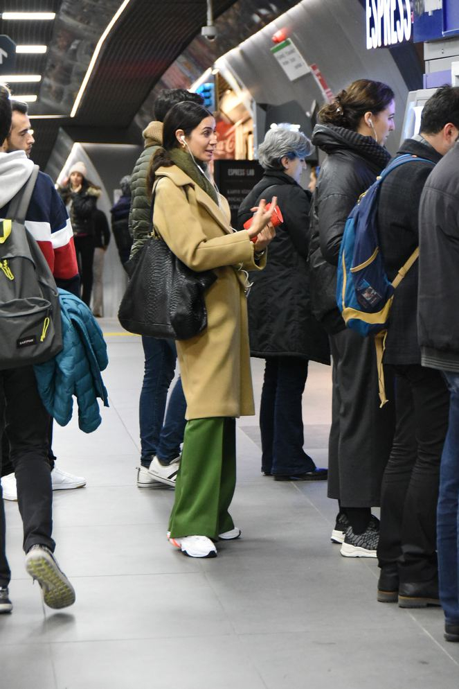 Keremcem sete yetişmek için metro kullandı 8