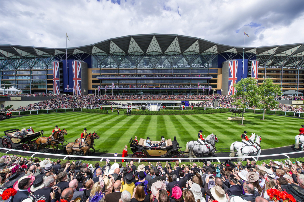 Royal Ascot ikon geçidi! Kraliyet kadınları o gün hangi saçı yaparsa, o model trend oluyor! İşte, hafızalara kazınan saç stilleri 2