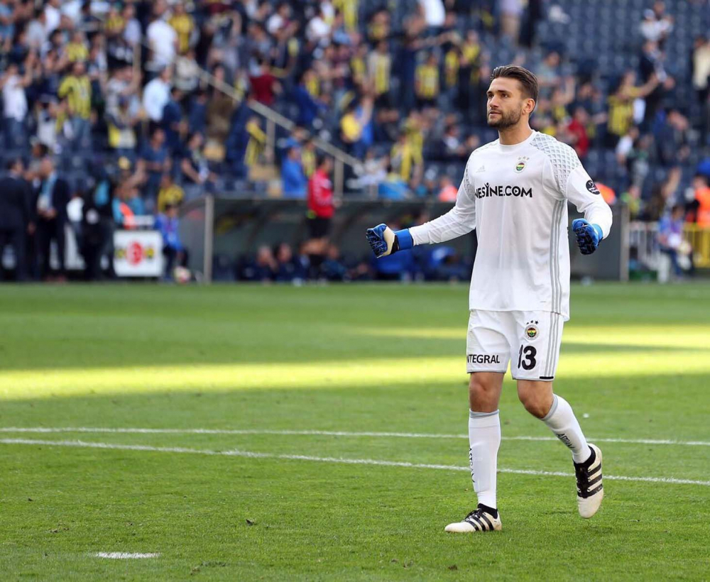 Fenerbahçe, Altay Bayındır ile rekabete girecek kalecisini buldu! Ertuğrul Taşkıran yeniden dönüyor 5