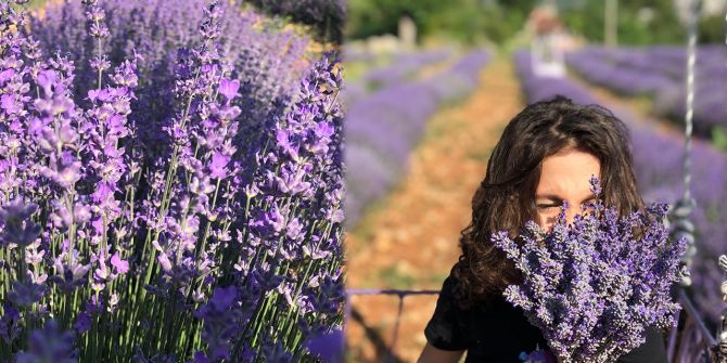 Lavantaların kraliçeleri! Memleketlerini çorak arazilerden turizm cennetine dönüştürdüler