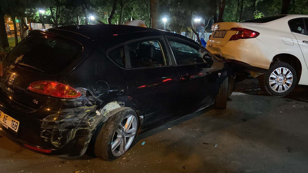 İstanbul Eyüpsultan'da İETT otobüsü dehşeti! Ortalığı birbirine kattı, 17 araca çarptı!  Ortalık savaş alanına döndü! 4