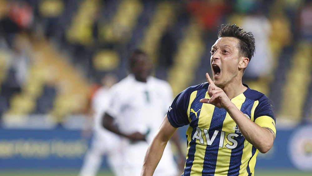 Fenerbahçe'de kadro dışı bırakılan Mesut Özil'in geleceği belli oldu! Futbolu bırakırsa yapacağı meslek ortaya çıktı 8