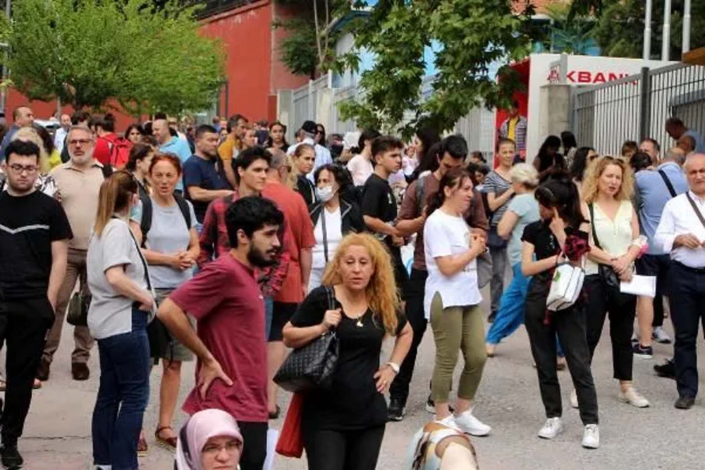 Sınava girmeyeceğini söyleyen genci çevredekiler ikna etmeye çalıştı! "Üniversite benim için vakit kaybı, boş verdim gitti" 3