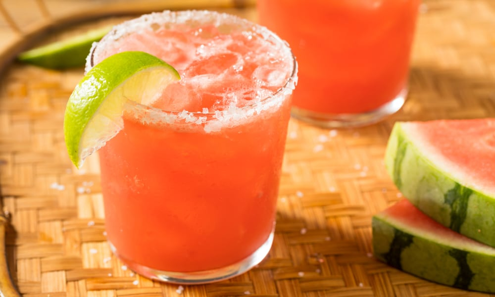 Lezzetiyle kafelerdekini aratmayan, buz gibi serinliğiyle ferahlatan 5 kolay soğuk içecek tarifi 6