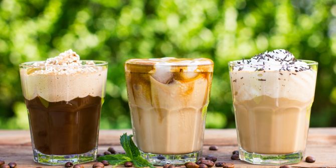 "Bu sıcaklara en iyi soğuk kahve gider" diyen keyif severler için, evde kolaylıkla yapabilecekleri 5 buzlu kahve tarifi