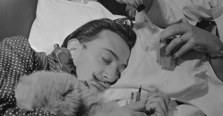 Salvador Dali ve Edison da bu tekniği uyguluyordu!  Yaratıcılığı artırdığı bilimsel olarak kanıtlanan "uyku tekniği" 1