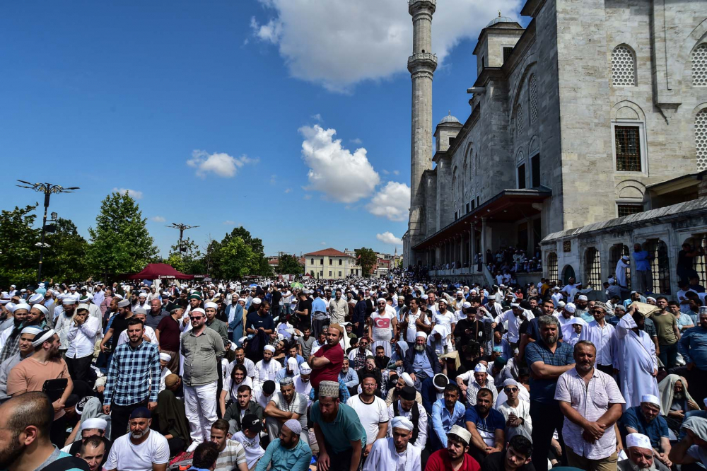 İsmailağa Cemaati lideri Mahmut Ustaosmanoğlu son yolculuğuna uğurlandı! 10