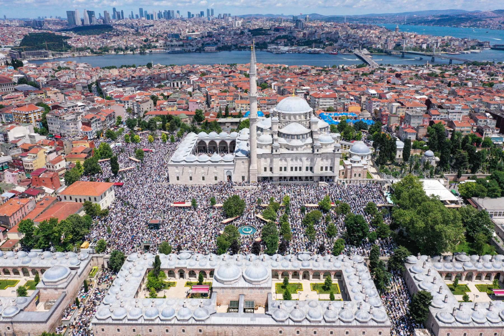 İsmailağa Cemaati lideri Mahmut Ustaosmanoğlu son yolculuğuna uğurlandı! 5