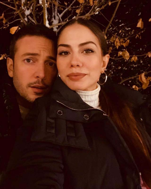 Demet Özdemir ve Oğuzhan Koç'un mütevazı söz merasiminden kimsede olmayan fotoğraflar! İşte, ünlü çiftin evliliğe ilk adımları... 4