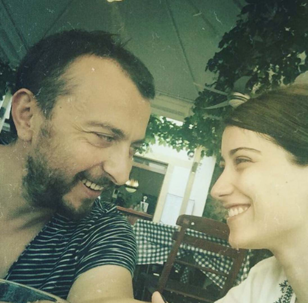 Sevmek Zamanı'nın Firuze'si Deniz Işın'ın sevgilisi meslektaşı çıktı! Hazal Kaya'nın kocası Ali Atay'la... 3