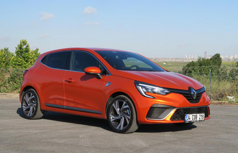 Renault rakiplerine resti çekti! Artık herkes araba sahibi olacak! Aylık 4.000 TL’ye Clio model araç kapınızda! 7