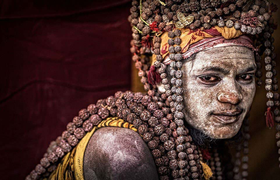 Ölü bedenlerle birlikte olup beyinlerini yiyorlar! Aghori kabilesinin geleneklerini öğrendiğinizde mideniz bulanacak 2