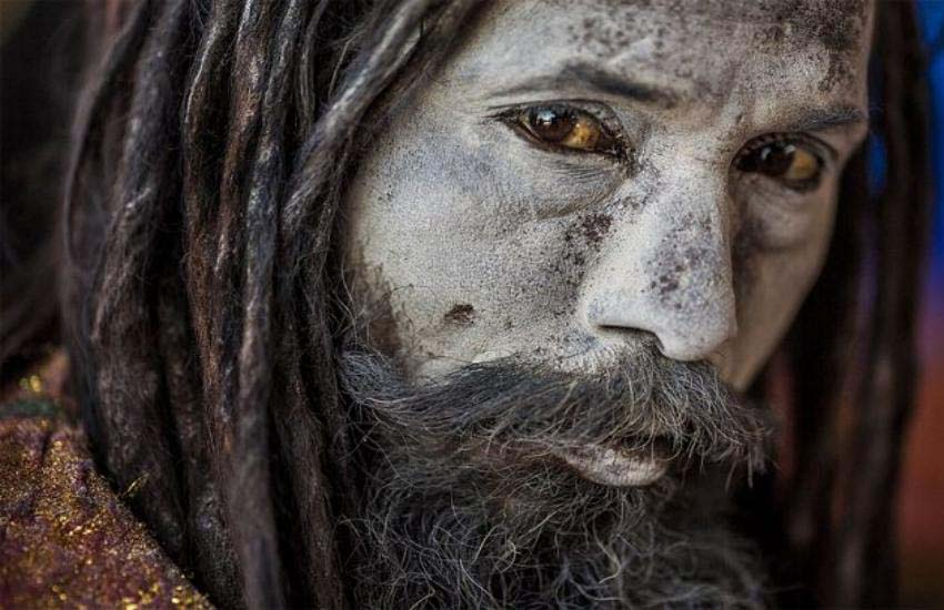 Ölü bedenlerle birlikte olup beyinlerini yiyorlar! Aghori kabilesinin geleneklerini öğrendiğinizde mideniz bulanacak 7