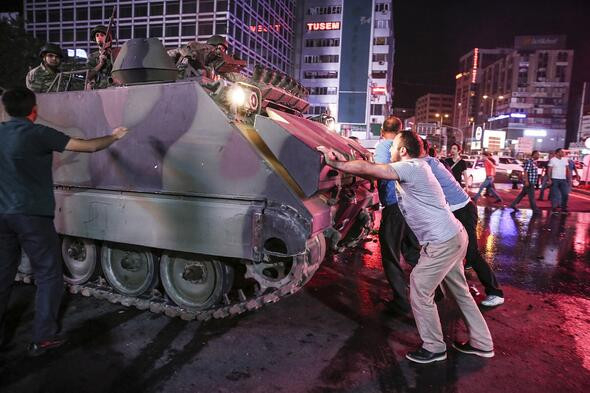 15 Temmuz'un az bilinen kareleri 18