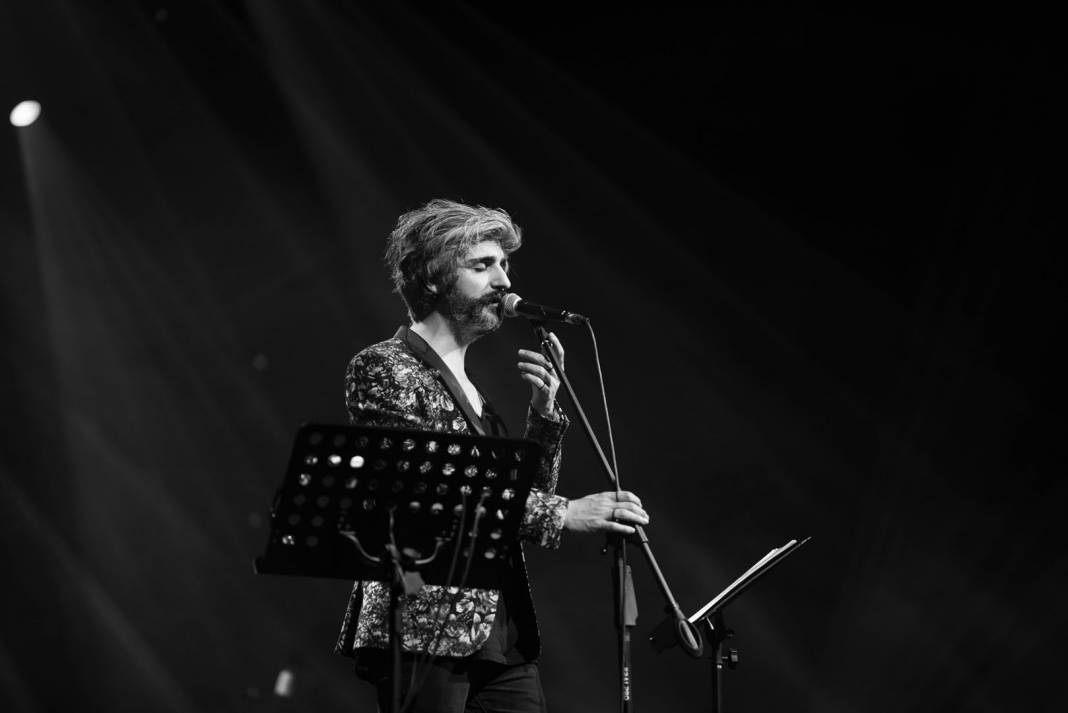 "Dijital benlik değil, ben canlı müzik seviyorum" diyenler buraya! Konser severler için, en sevilen sanatçıların konserlerini derlerdik! 10