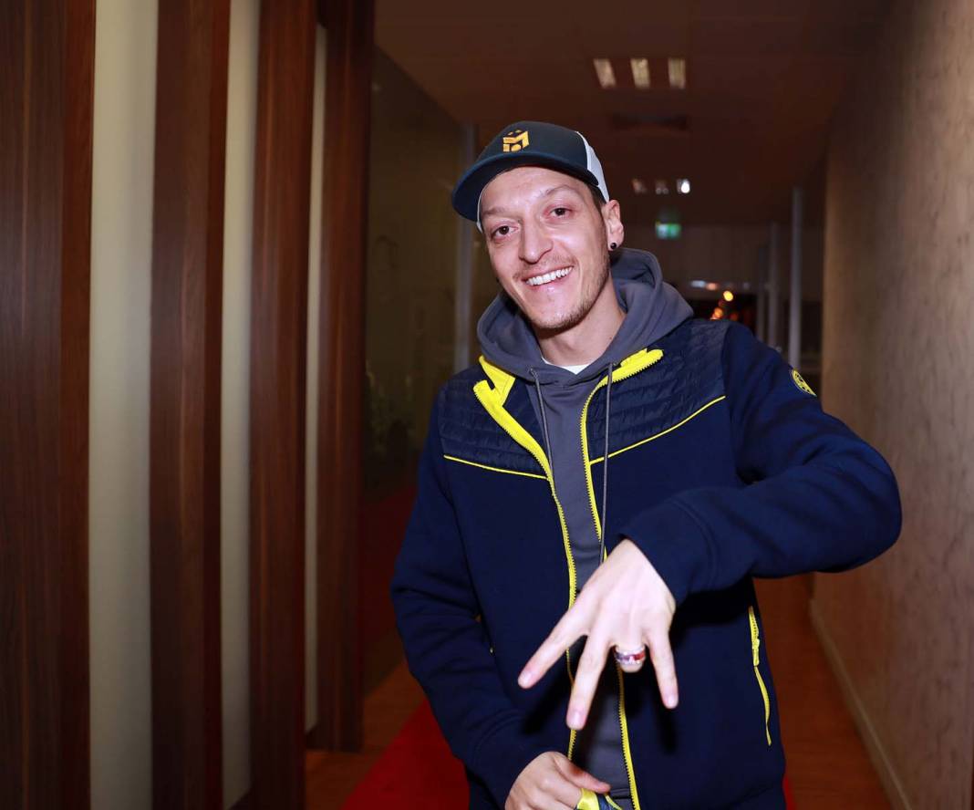 Fenerbahçe'de Mesut Özil dönemi sona eriyor! Sonunda pes etti, menajerine talimat verdi 2