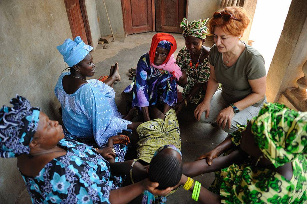 Bekaretlerini korumak için kadınları sünnet ediyorlar! İşte Ortadoğu ve Afrika'da pek çok ülkede uygulanan kadın sünneti uygulamasının korkunç yüzü! 6