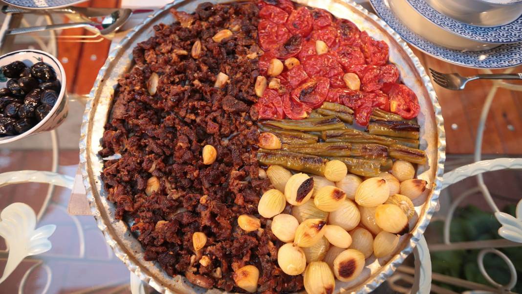 Zülbiye, Pırtımpırt, Tosunum...  Duyunca gülümseten, adı lezzetinin önüne geçen en ilginç 20 Türk yemeği! 19