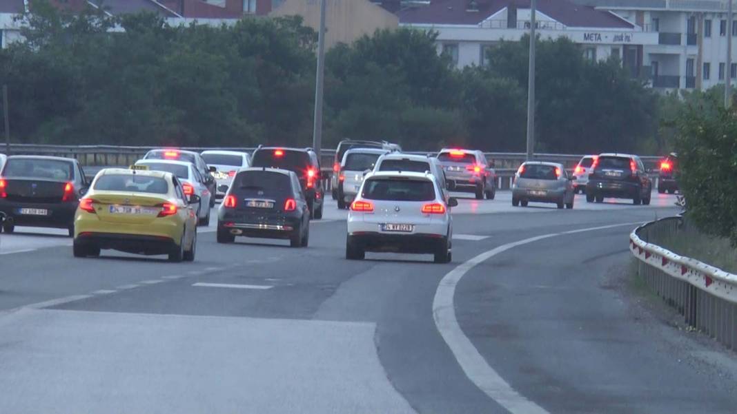 İstanbul, Kurban Bayramı'nda bomboş olacak!  Tatilciler yola düştü, trafik yoğunluğu oluştu 3