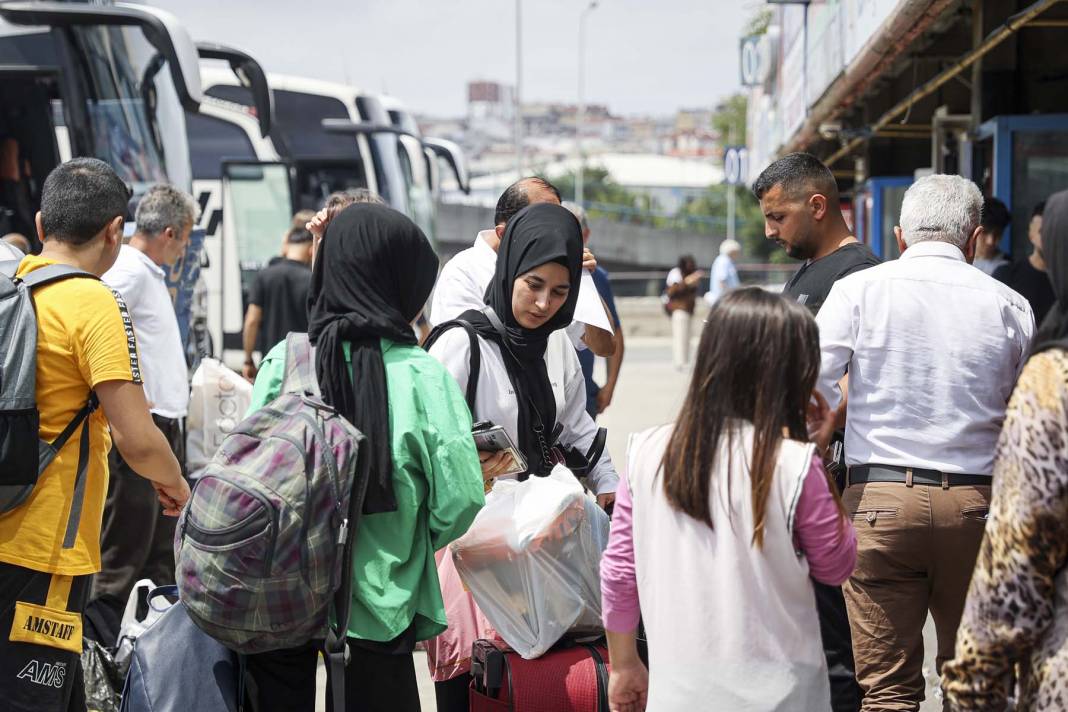 İstanbul'da Kurban Bayramı hareketliliği: 15 Temmuz Demokrasi Otogarı ve İstanbul Havalimanı'nda yoğunluk oluştu 3